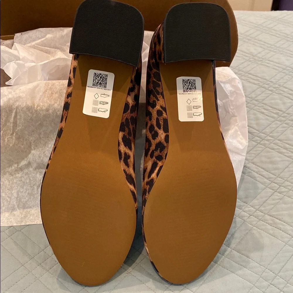 Brown Leopard Print Block Heels with Rounded Toe - Picture 4 of 4